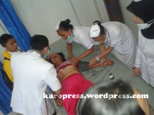 LINCE Br Sitompul saat mendapatkan perawatan di RSU Kabanjahe. (KaroPress/Adhif)