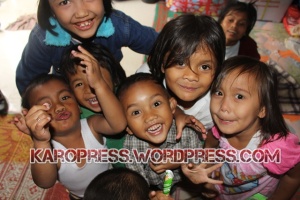 Anak-Anak Pengungsi Gunung SInabung. (KaroNews/Adhif)